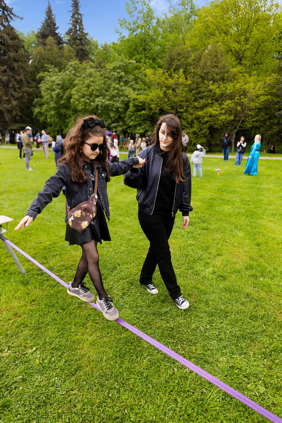 Мастер-класс с детьми на slackline в парке